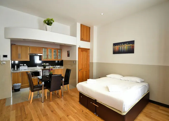 Beach hotel: Hyde Park Apartments