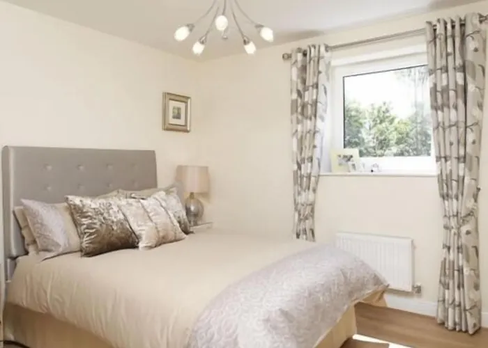 Apple House Guesthouse Heathrow Airport