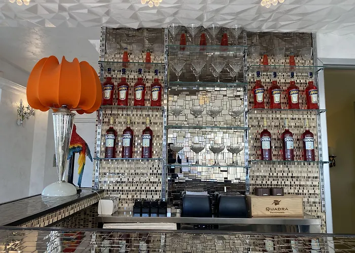 Resort: Antica Dimora Delle Cinque Lune