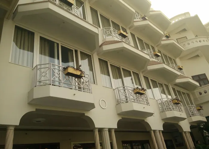 Hotel Surya, Kaiser Palace