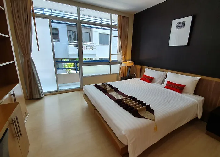 Silom Convent Garden