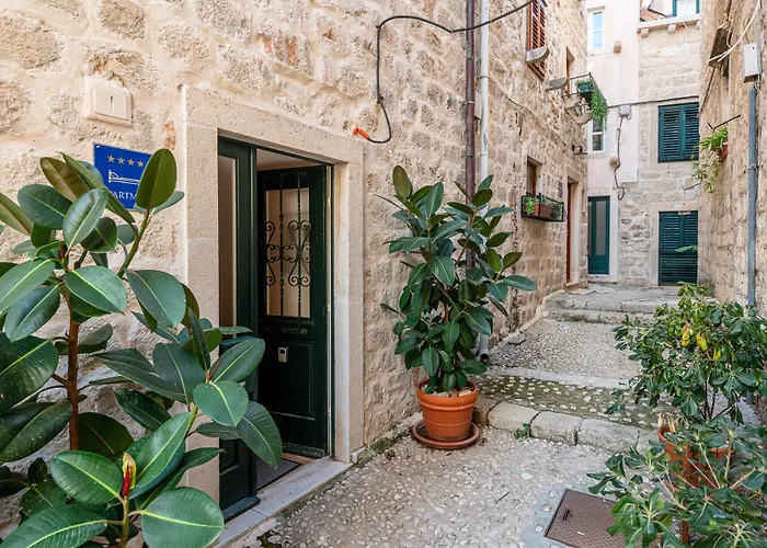 Your Cabin rentals Mirabilis, Stunning Superior , Dubrovnik Old Town