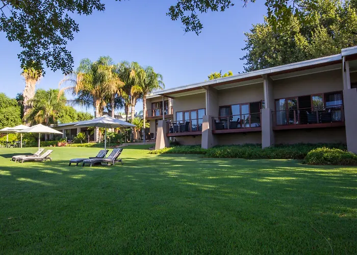 Family Hotel: River Place Manor