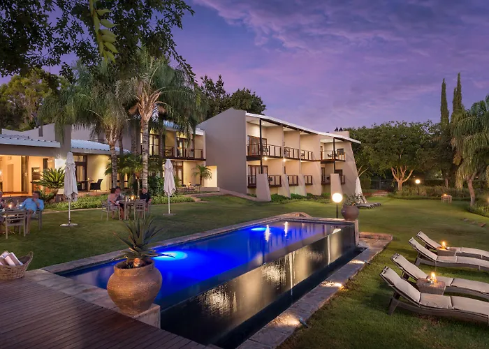 Family Hotel: River Place Manor