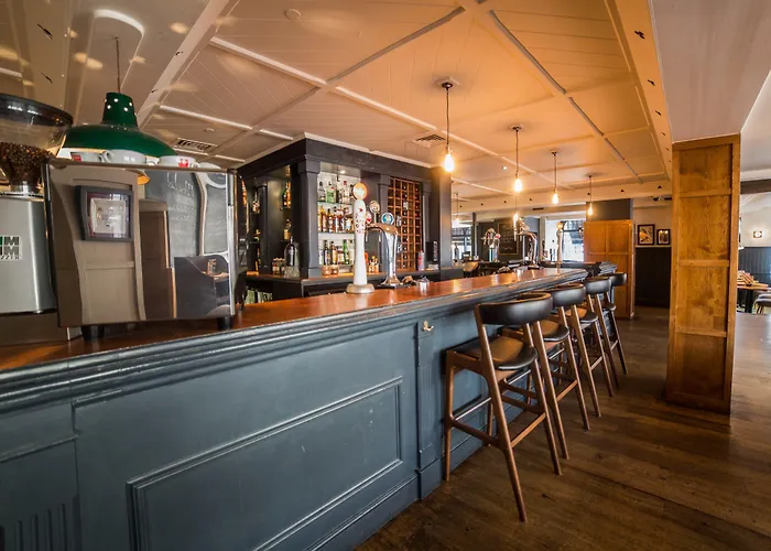 Cheap hotels White Star Tavern