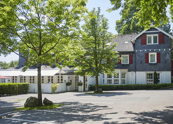 3-Sterne-Hotel: Parkhaus Hügel
