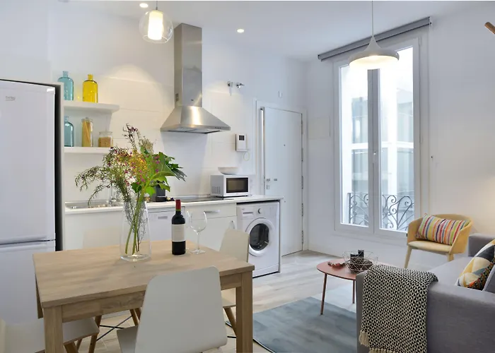 Nqn Aparts & Suites Madrid