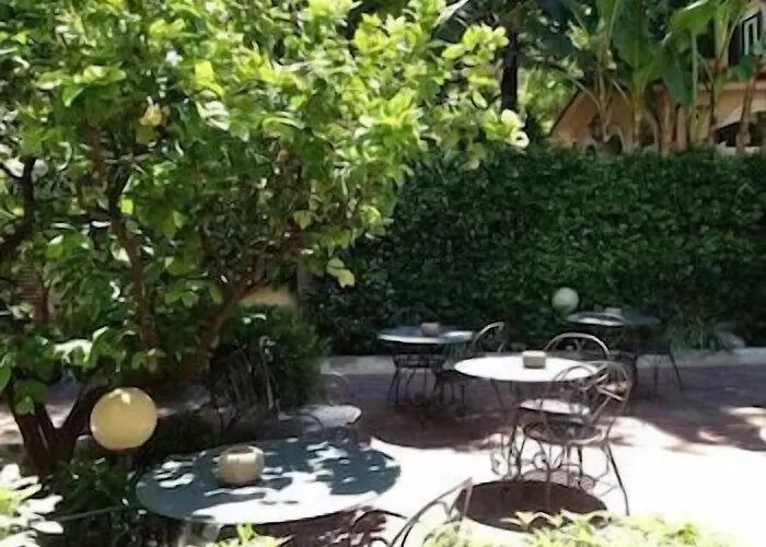 Select Garden