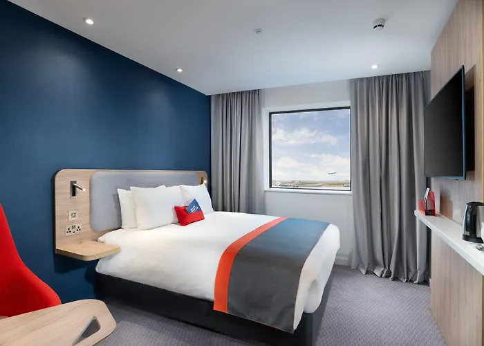 Hotels With Four Stars Holiday Inn Express - London Heathrow T4 By Ihg