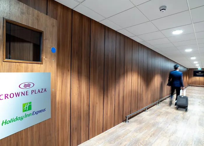 Hotels With Four Stars Holiday Inn Express - London Heathrow T4 By Ihg