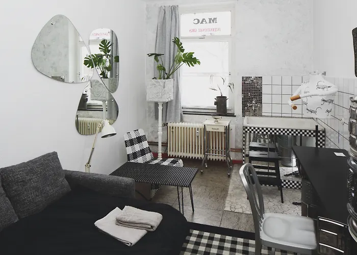 Foto-Motel + Fensterzumhof