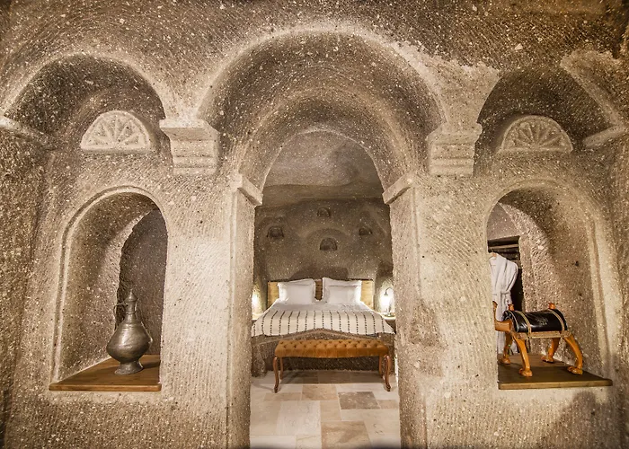 Hera Cave Suites