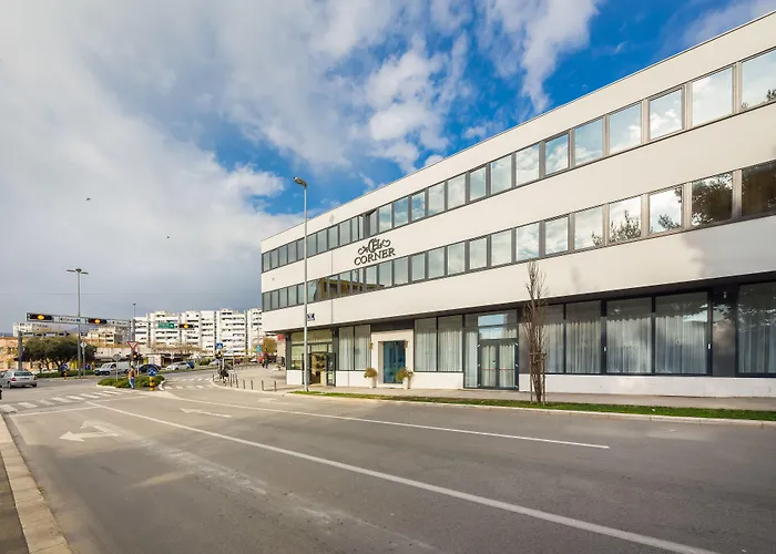 Hotel Corner