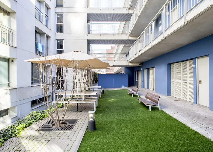 Hotel near College: Residencia Universitaria Resa Campus Del Mar