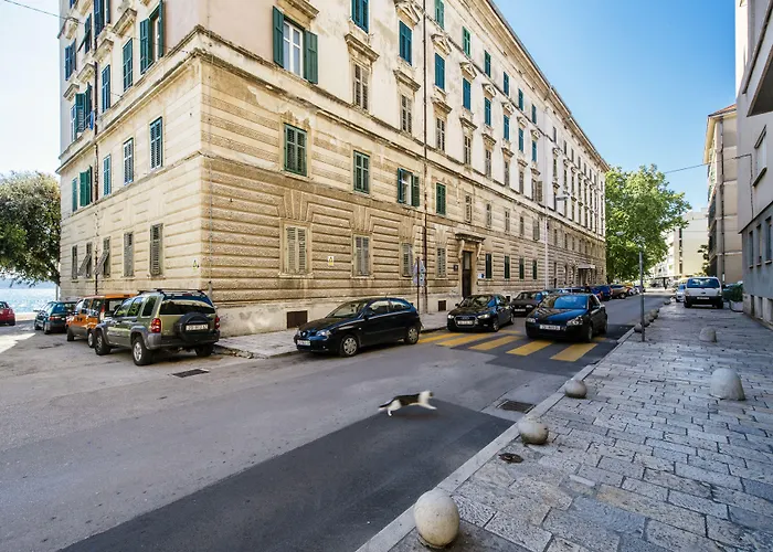 Riva Palace - Design Rooms