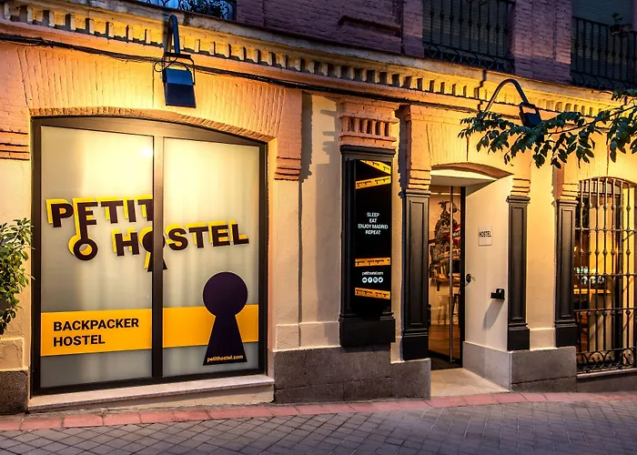 Hostel: Petit Hostel La Latina (Adults Only)