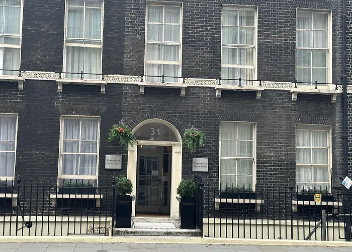 Lodging Bloomsbury Palace