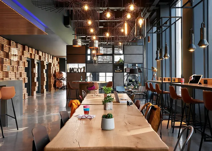 Pet Friendly hotel: Moxy Edinburgh Fountainbridge