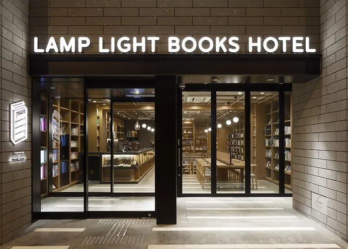 Cheap hotel: Lamp Light Books Hotel Sapporo