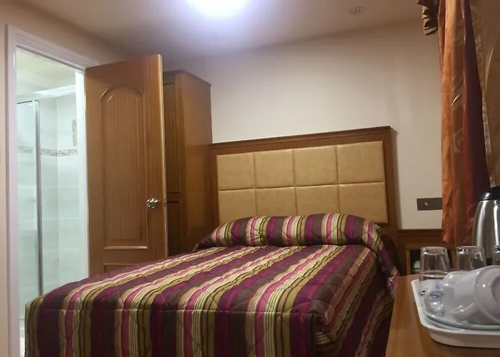 Cheap hotel: White House Hotel