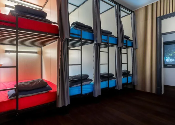 Capsule Hostel Perth - Note - Valid Passport Required To Check-In