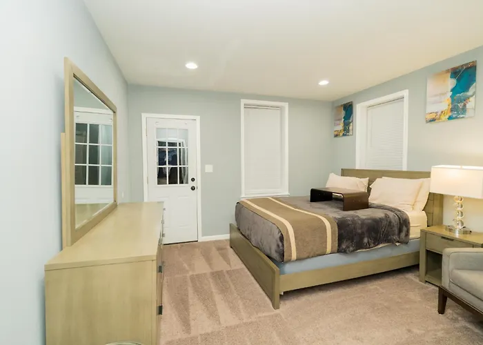 Downtown Upper Canton 3 Bdrm 3 Bath Home With Rooftop And Parking Pad