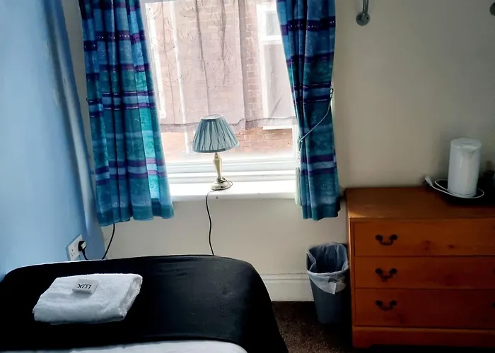 Hotel: The New Osterley Hotel