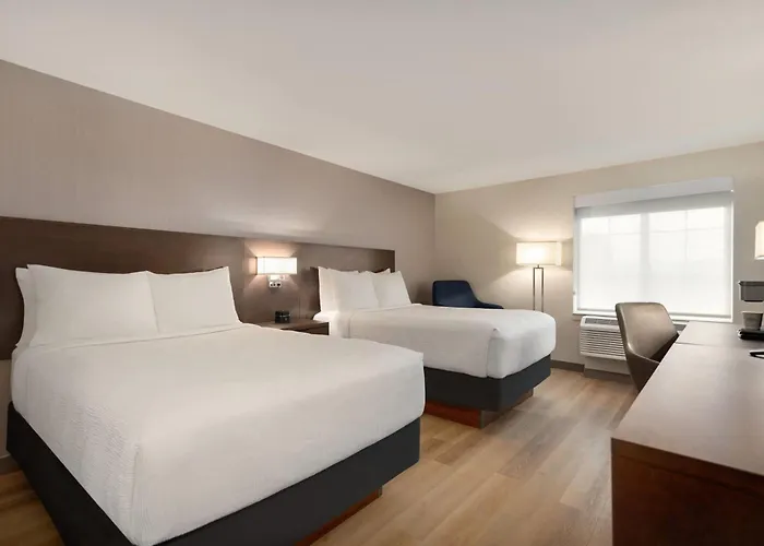 Romantic hotels La Quinta Inn By Wyndham Vancouver Airport