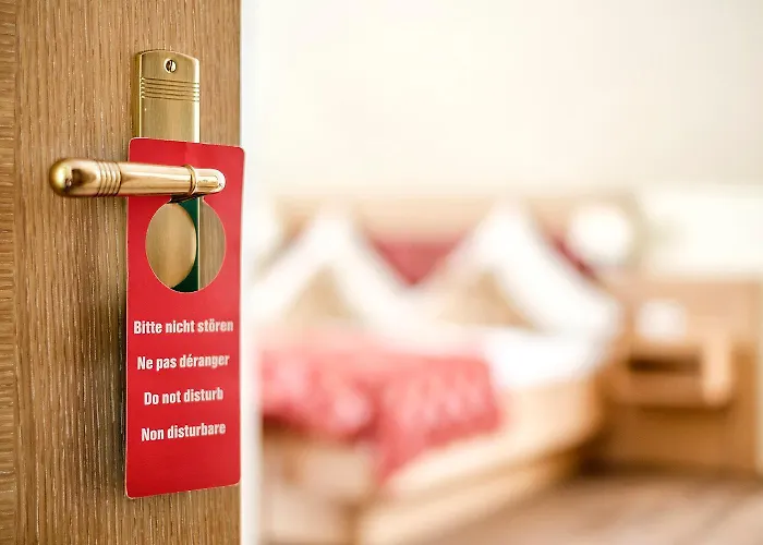 3-Sterne-Hotel: Hotel Neuwarft