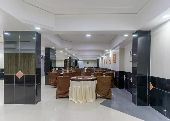 Hotel Summit