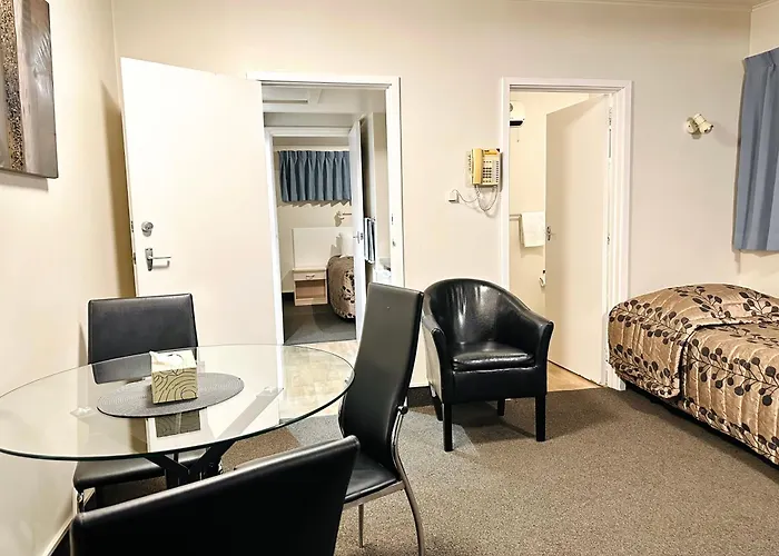 Ashleigh Court - Hagley Park