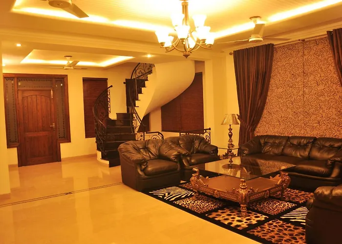 Family Hotel: Reina Boutique Hotel - G9