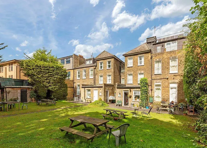 B&B only: Amhurst Hotel