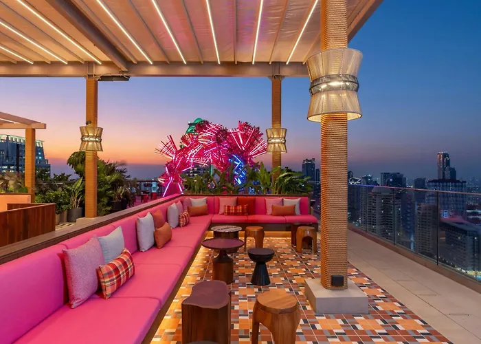 Pet Friendly hotel: Moxy Bangkok Ratchaprasong