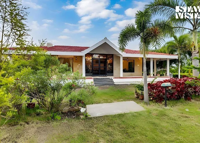 Stayvista'S The River Villa - Pet-Friendly Riverside Villa With Lawn & Bonfire