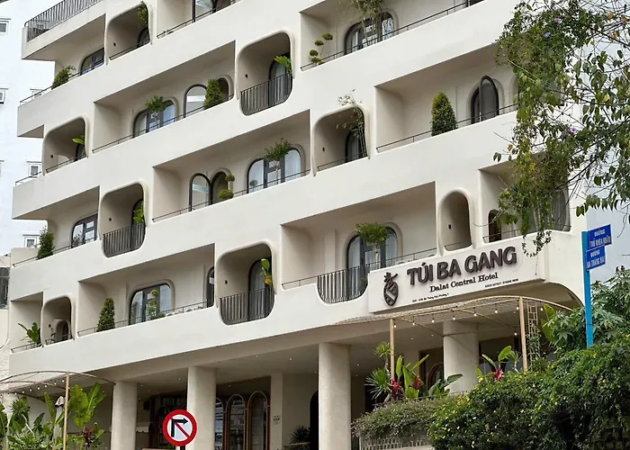 Tui Ba Gang Central Hotel