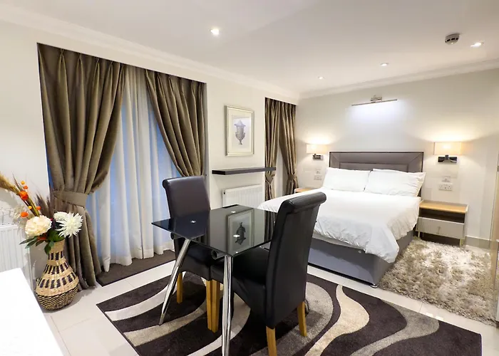 Trip to College Marylebone Village s