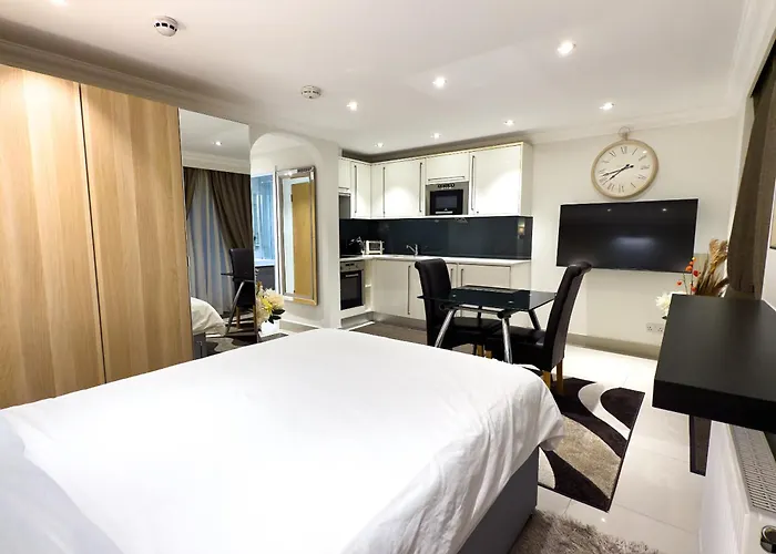 Trip to College Marylebone Village s