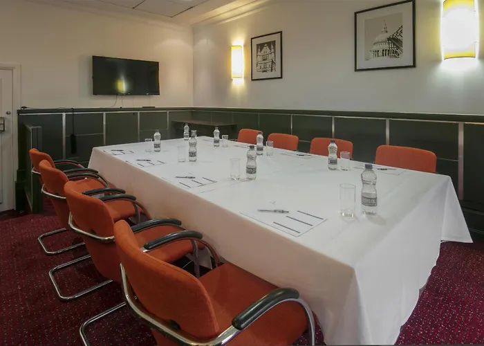 Family Friendly Hotels Crown London , Cricklewood North West London, Worldhotels Distinctive