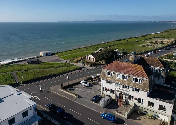 Commodore Hotel By Greene King Inns