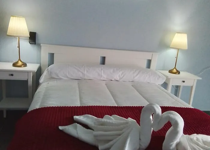 Hostel & Rooms O Albergue Da Meiga