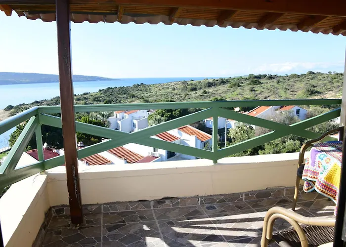 Teras Motel 12 Adults Only