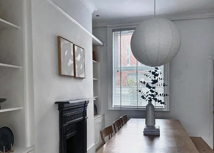 Pet Friendly hotel: Spacious Victorian Group Retreat | Gated Parking