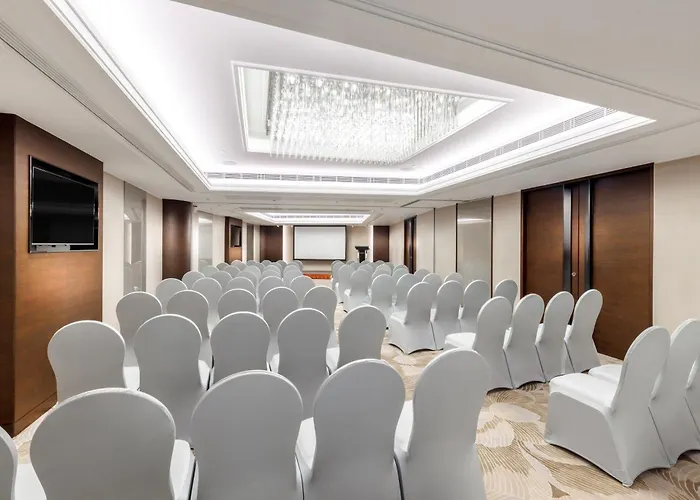 Hotel mit Pool: New World Millennium Hong Kong Hotel