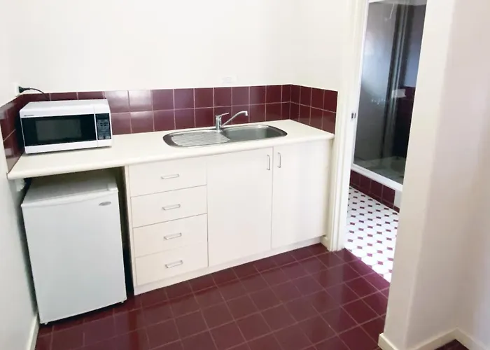 Hotel with view: Higgins Lane Motel