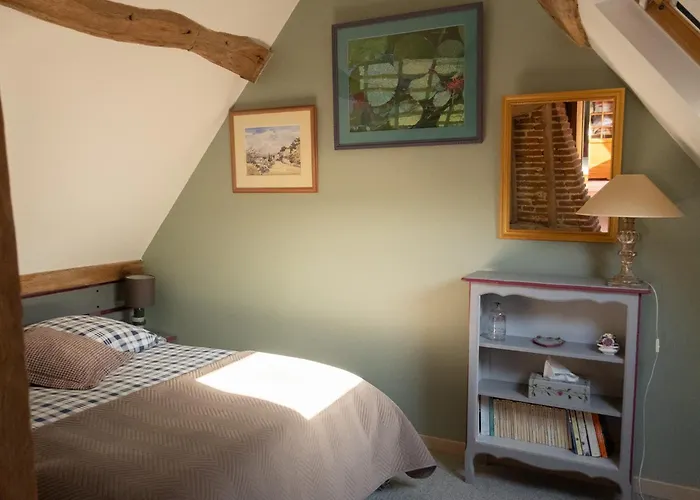 Au Fond Du Jardin Maison D'Hotes