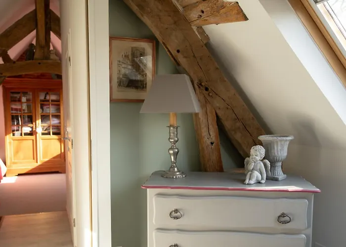 Au Fond Du Jardin Maison D'Hotes