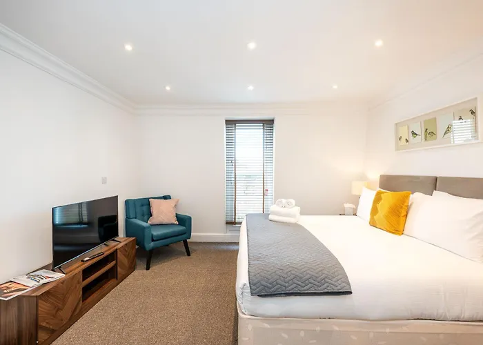 Queensgate Court Apartments