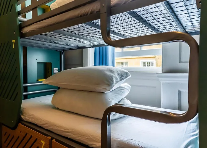 The Hostels Bath Backpackers