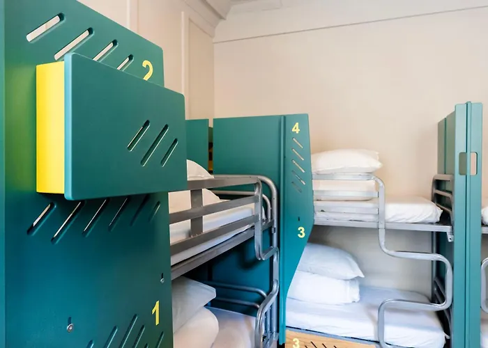 The Hostels Bath Backpackers